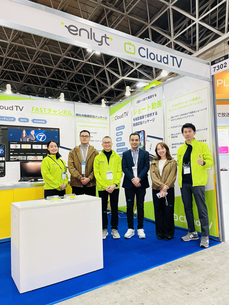 弊社Cloud TVのブース。ベトナム開発拠点のCEOとテックリードも参加